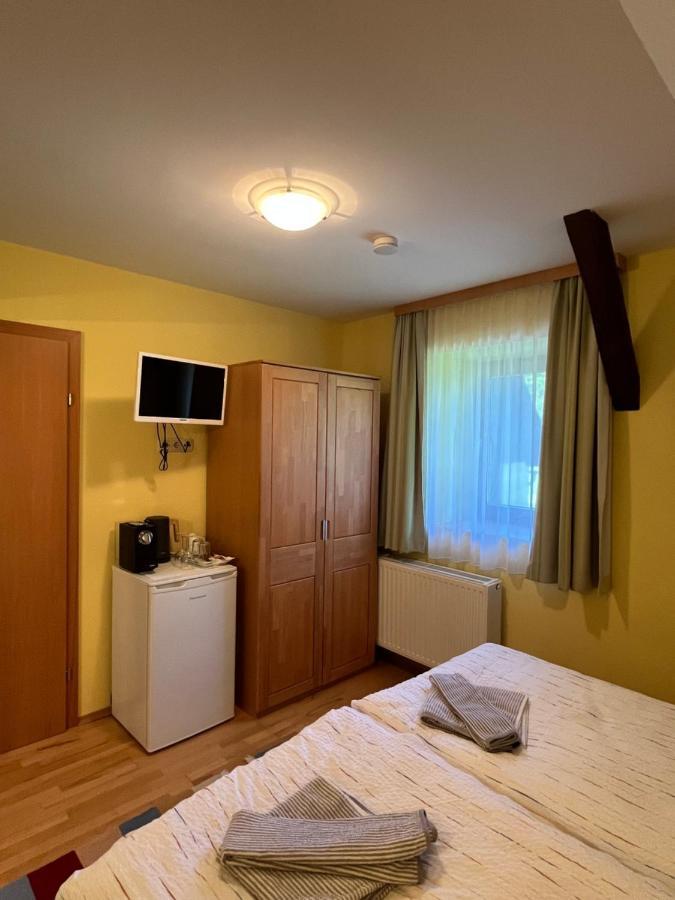 Privatzimmer Familie Pair/Schmoll Spital am Semmering Pokoj fotografie