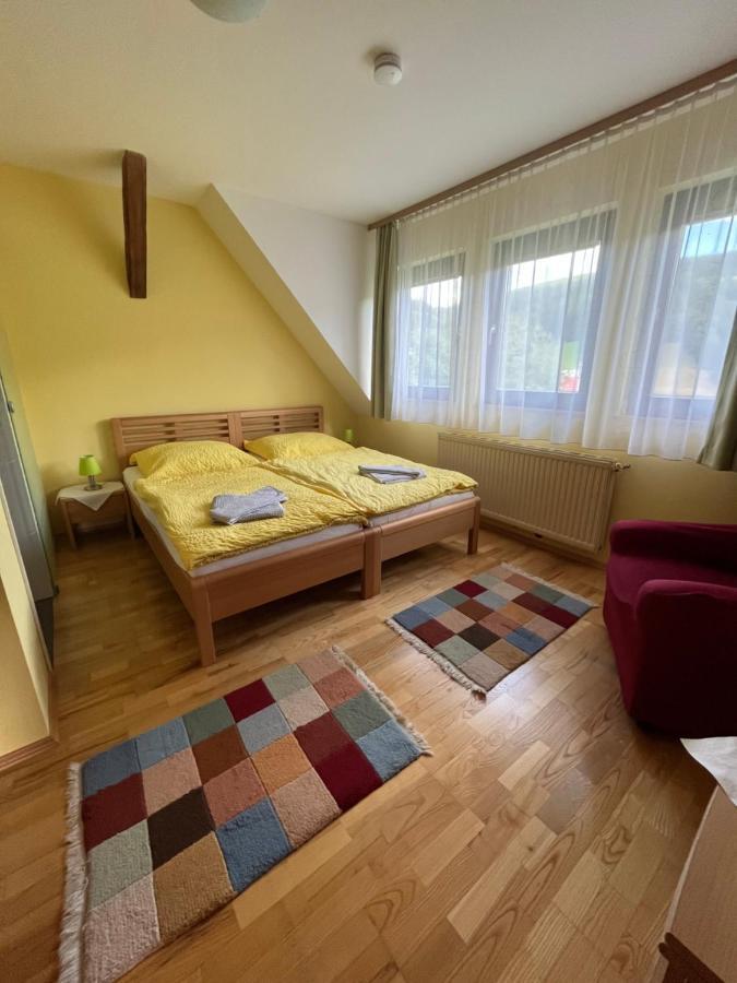 Privatzimmer Familie Pair/Schmoll Spital am Semmering Pokoj fotografie